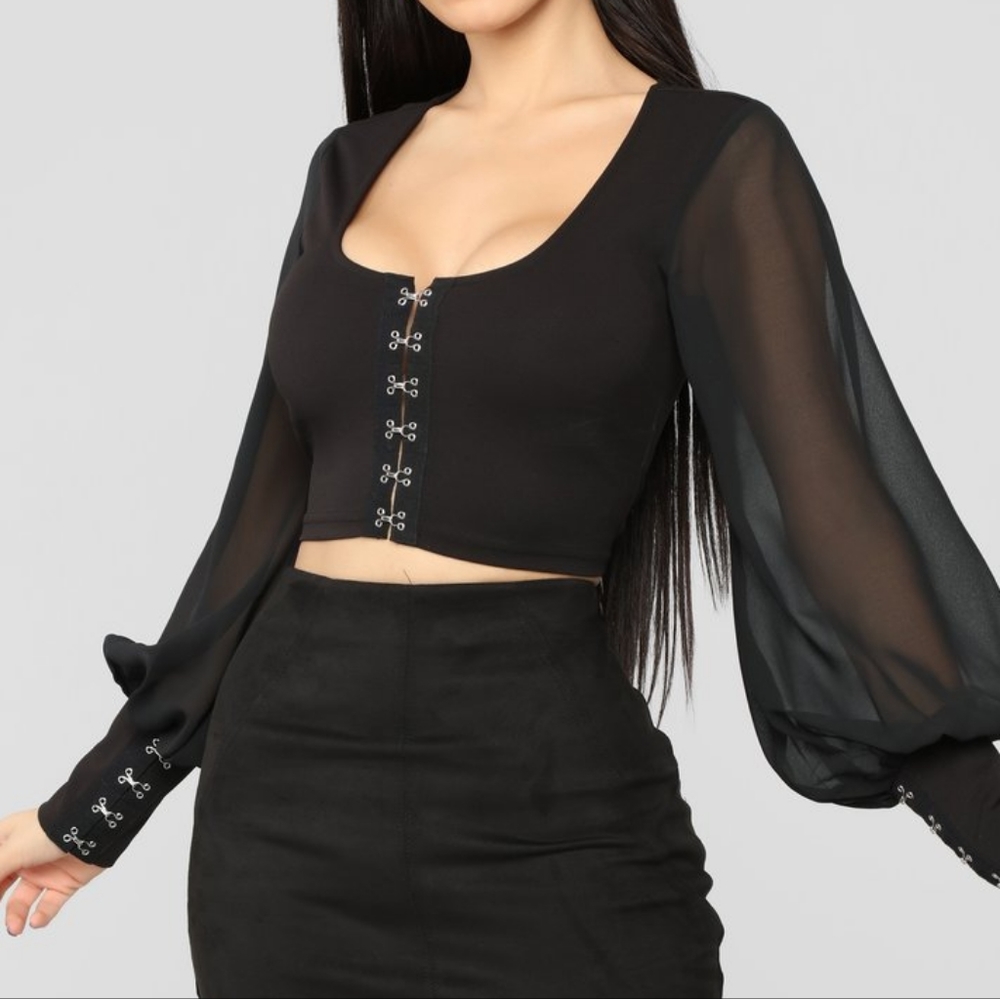 Hook & Eye Balloon Sleeve Crop Top